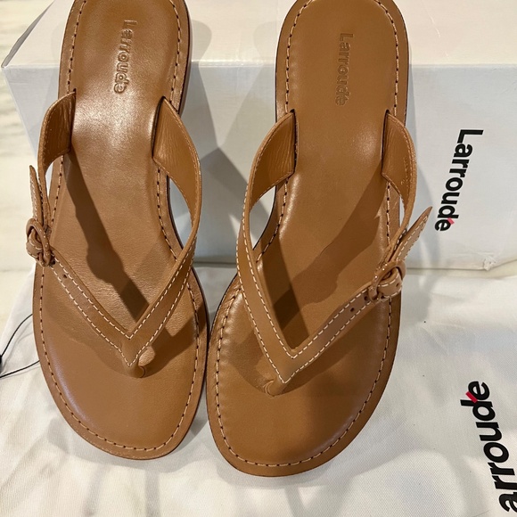 NWT Larroude Mary Kate Flat Sandal, Caramel Leather, Sz 8 - Picture 5 of 9